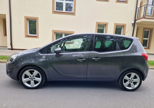 Opel Meriva cena 25500 przebieg: 162000, rok produkcji 2010 z Chocz małe 254